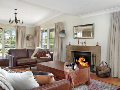 Duncraig House - Open Fireplace, Spa, Pet Friendly - Tourism Noosa 1