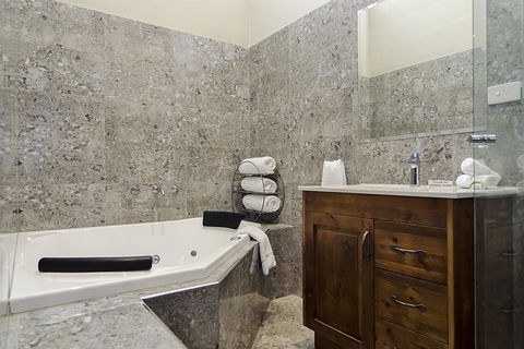 Eagle Foundry Bed & Breakfast - Tourism Noosa 1