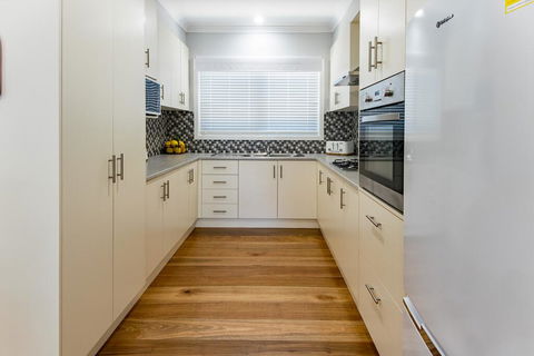 EAGLE VIEW UNIT 5 STAR - Tourism Noosa 3