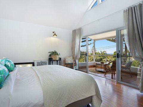 EAST COAST ESCAPES - Lighthouse Studio - Tourism Noosa 1