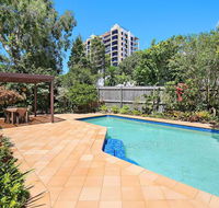 Eastbourne U6 80 Esplanade. Golden Beach - Tourism Noosa