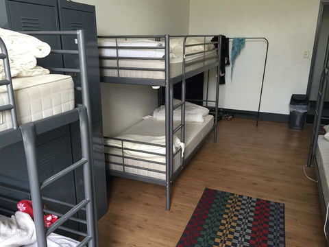 EBS Sydney Hostel - Tourism Noosa 1