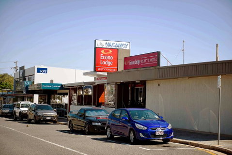 Econo Lodge Rusty's - Tourism Noosa 3