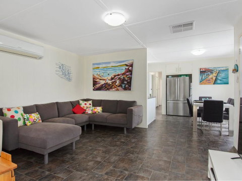 EdAn Beachhouse - 21 Laronde - Tourism Noosa 1