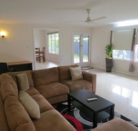Edge Hill Clean  Green Cairns 7 Minutes from the Airport 7 Minutes to Cairns CBD  Reef Fleet Terminal - Tourism Noosa