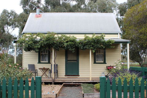 Elinike Guest Cottages - Tourism Noosa 3