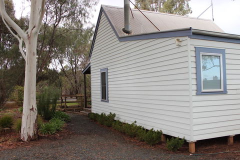 Elinike Guest Cottages - Tourism Noosa 1