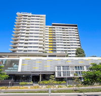 Elite elegance 2BRHamilton APT with Parking - Tourism Noosa