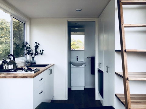 Elizabeth Tiny House - Tourism Noosa 2
