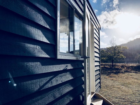 Elizabeth Tiny House - Tourism Noosa 1