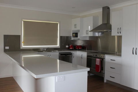 Elm Cottage - Tourism Noosa 0
