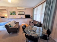 Elm Lodge Bright