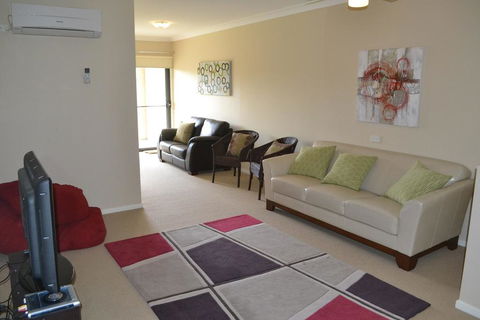 ELSINOR Townhouse 8 Mulwala - Tourism Noosa 3