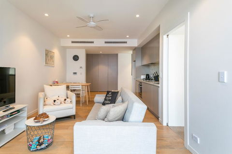 ENCORE IV: Bondi Junction - Tourism Noosa 0