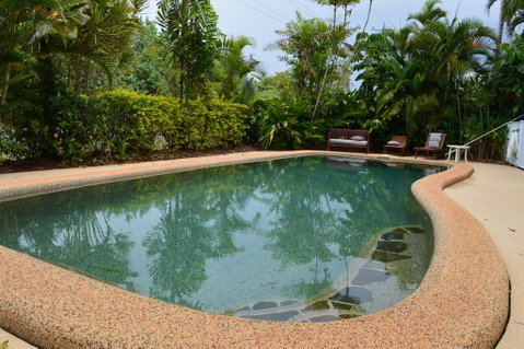 Endless Summer - Tourism Noosa 0