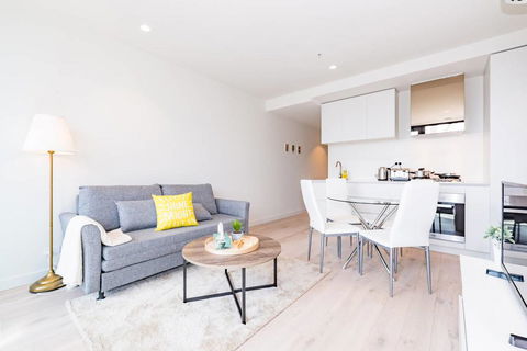 EQ Tower Luxury 1 Bedroom Central Melbourne - Tourism Noosa 1