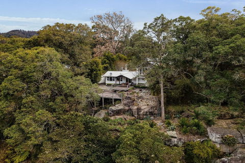 Equanimity - Beautiful Character Filled House! - Tourism Noosa 2