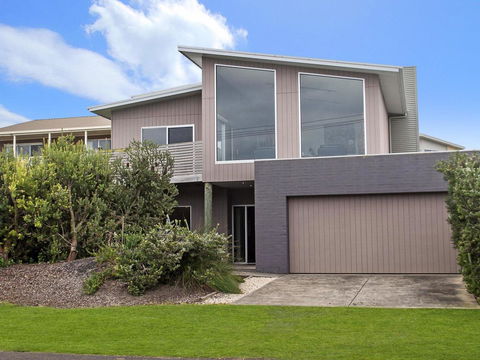ESCAPE 2 BROPHY - Tourism Noosa 1