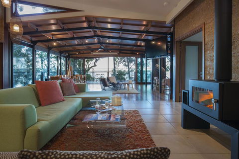 Eumarella Shores Noosa Lake Retreat - Tourism Noosa 1