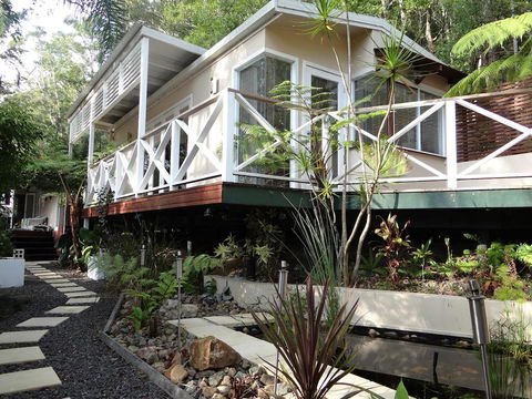 Eumundi Yacht Club B&B - Tourism Noosa 0