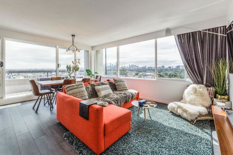 Exquisite 2 Bed Apartment With Beach & City Views - Tourism Noosa 0