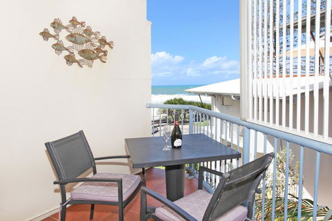 FABULOUS BEACHFRONT POSITION - Tourism Noosa 1
