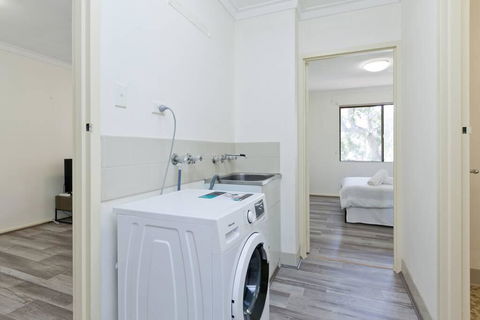 Fabulous Location Near Perth Zoo With Free Parking - Tourism Noosa 2