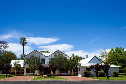 Fairlawn Estate - Tourism Noosa 0
