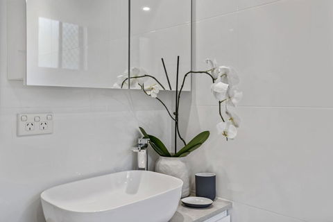 Fairlight Whispers - 10 Minutes From Manly - Tourism Noosa 2