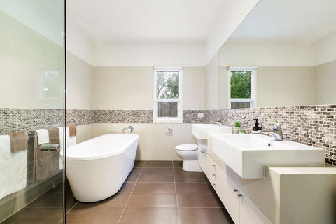 FAIRSEA RETREAT - RYE - Tourism Noosa 2