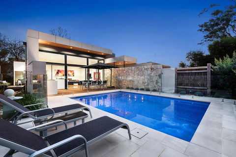 FAIRSEA RETREAT - RYE - Tourism Noosa 0