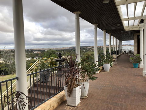 Fairway Manor Accomodation - Tourism Noosa 2