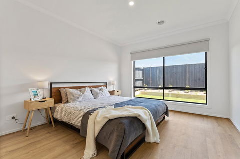 Family Holiday Paradise - New Modern Beach House - Tourism Noosa 2