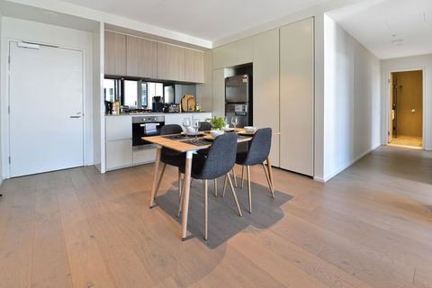 Family Loved-2BR Apt @ Docklands - Free Parking - Tourism Noosa 3