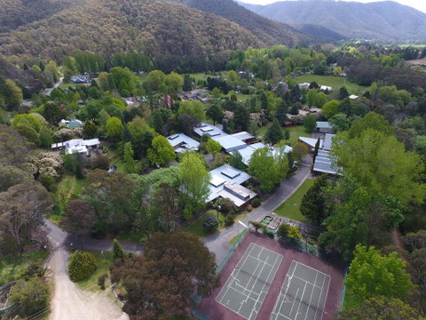 Feathertop Chalet - Tourism Noosa 0