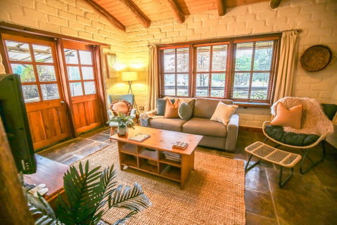 Feathertop Retreat - Tourism Noosa 1