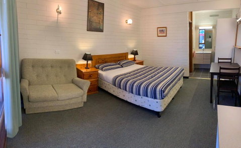 Finley Motel - Tourism Noosa 0