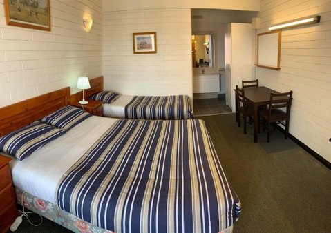 Finley Motel - Tourism Noosa 1