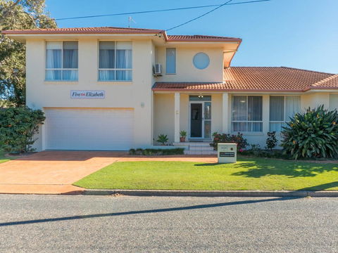 Five On Elizabeth - Tourism Noosa 0