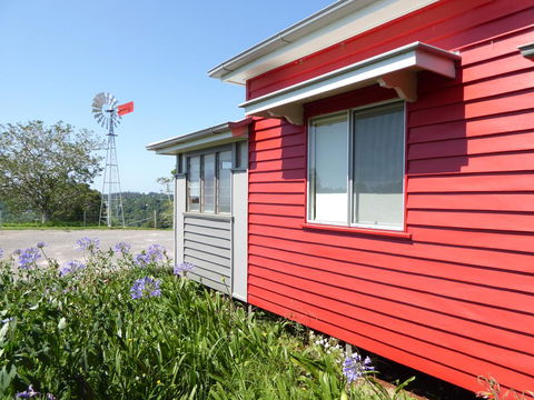 Flame Hill Vineyard - Tourism Noosa 0