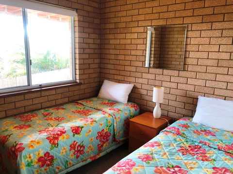Flat 2 - 3 Bay Lane - Tourism Noosa 3