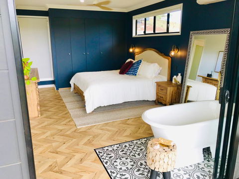 Fletchers Ridge Brand New Luxury Guest House - Tourism Noosa 1