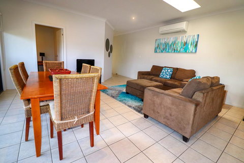 Flexi At Belmont - Tourism Noosa 3