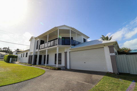 Flexi At Belmont - Tourism Noosa 0