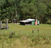 Four Bull Hut - Tourism Noosa