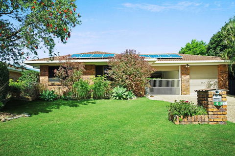 Freshly Revovated Dog Friendly House Walking Distance To Waterfront! - Tourism Noosa 0