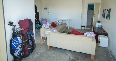 Front 9 Then Dine - 3/61 St Andrews Boulevard - Tourism Noosa 3