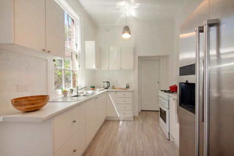 FUN TIMES In HUGE House 1 Minute To SYDNEY HARBOUR - Tourism Noosa 2