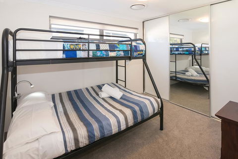 GALE HOUSE - Tourism Noosa 3