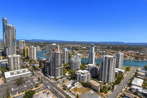 GCR Crown Towers Resort Private Apartment - Tourism Noosa 2